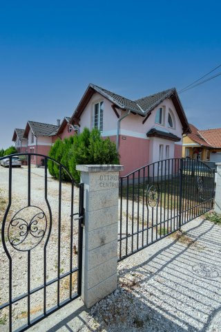 Eladó sorház, Székesfehérvárott 64 M Ft, 4 szobás