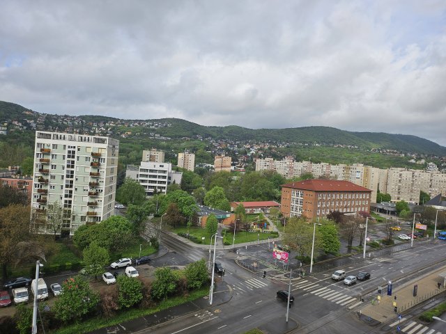 Eladó panellakás, Budapesten, III. kerületben, Vörösvári úton
