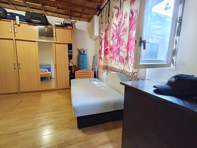 Eladó családi ház, Pécsett 28.9 M Ft, 1+1 szobás