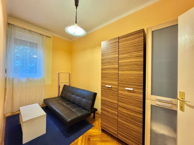 Kiadó téglalakás, albérlet, Pécsett 130 E Ft / hó, 2 szobás