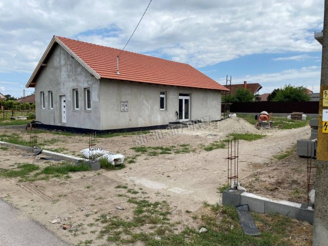 Eladó családi ház, Balástyán 45 M Ft, 5 szobás