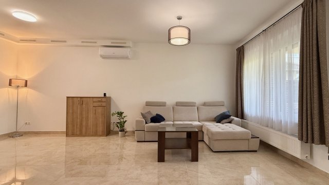 Kiadó ikerház, albérlet, Debrecenben 700 E Ft / hó, 5 szobás