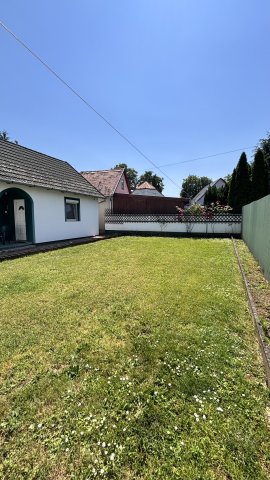 Eladó családi ház, Pécsett 99 M Ft, 3 szobás