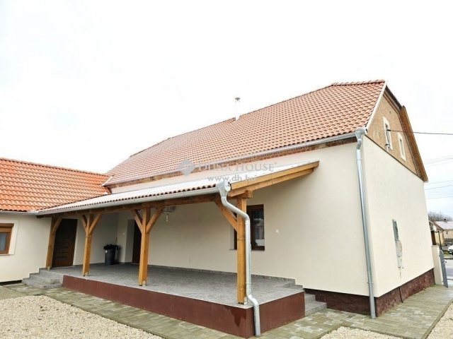Eladó családi ház, Felsőszentmártonon 49.9 M Ft, 4 szobás