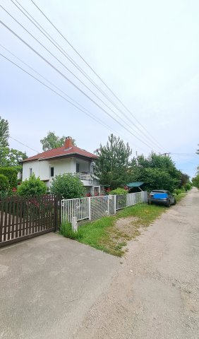 Eladó családi ház, Velencén 110 M Ft, 3 szobás