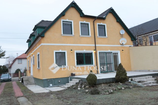 Kiadó családi ház, albérlet, Tatán 808 E Ft / hó, 6 szobás