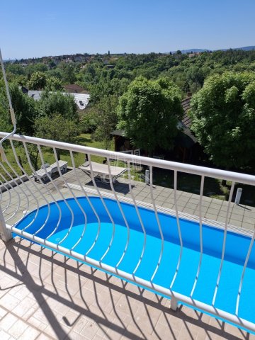 Eladó családi ház, Szentendrén 238 M Ft, 6 szobás