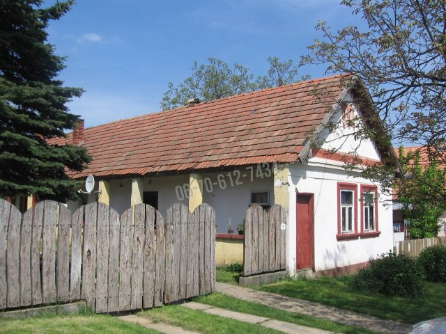 Eladó családi ház, Kállón 10.9 M Ft, 2 szobás