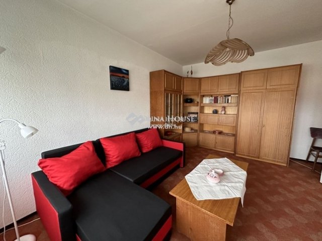 Eladó téglalakás, Zalaegerszegen 28 M Ft, 2 szobás