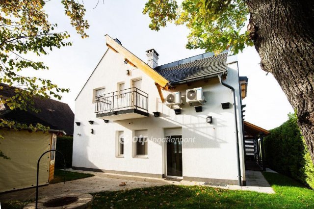Eladó családi ház, Balatonfűzfőn 199.9 M Ft, 3+1 szobás