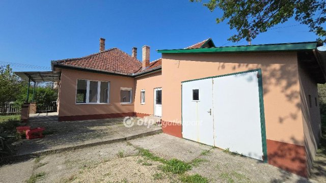 Eladó családi ház, Dömsödön 47.9 M Ft, 2 szobás