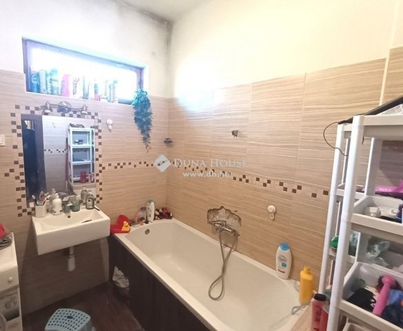 Eladó családi ház, Tápiószecsőn 55 M Ft, 7 szobás