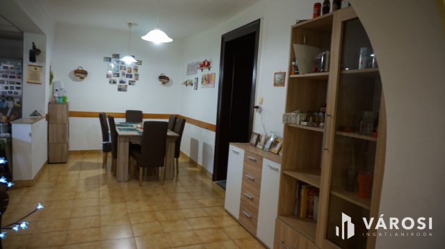 Eladó családi ház, Hódmezővásárhelyen 75 M Ft, 4 szobás