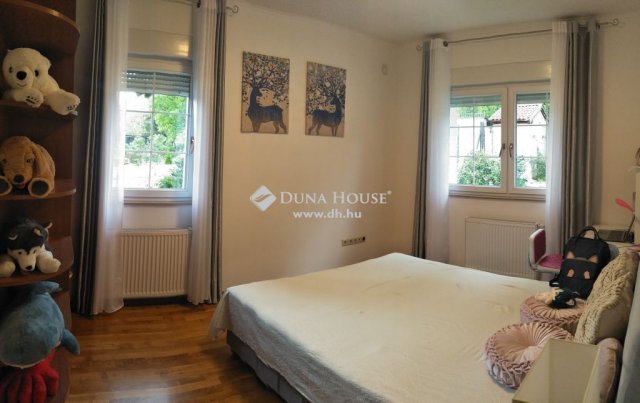 Eladó családi ház, Budapesten, II. kerületben 350 M Ft, 7 szobás