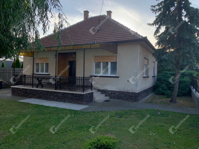Eladó családi ház, Monoron, Petőfi Sándor utcában 52 M Ft