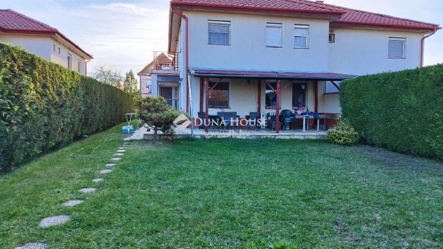 Eladó családi ház, Kistarcsán 82.99 M Ft, 4 szobás