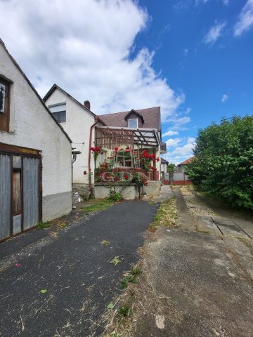 Eladó családi ház, Sárváron 53 M Ft, 6 szobás