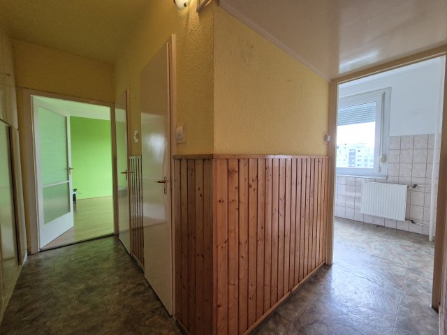 Eladó panellakás, Győrött 42.99 M Ft, 2 szobás