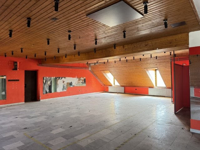Eladó üzlethelyiség, Füzesabonyban 149.9 M Ft