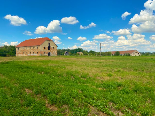 Eladó családi ház, Nagybajomban 28.5 M Ft, 9 szobás