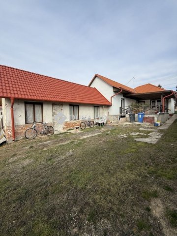 Eladó családi ház, Balatonfűzfőn 81.9 M Ft, 6 szobás
