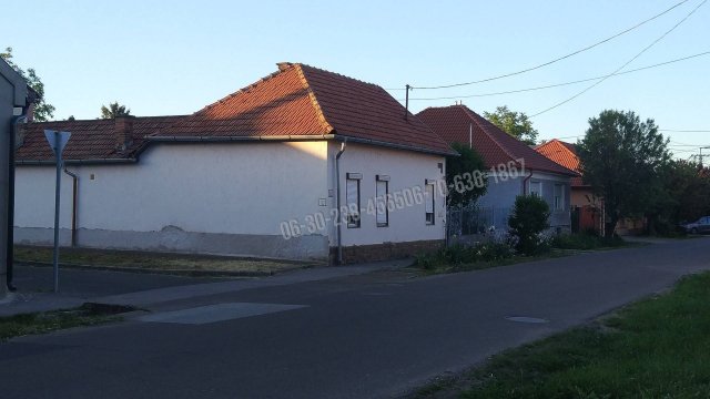 Eladó családi ház, Egerben 36.9 M Ft, 2 szobás