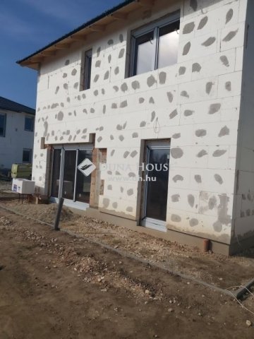Eladó ikerház, Vecsésen 119 M Ft, 5 szobás