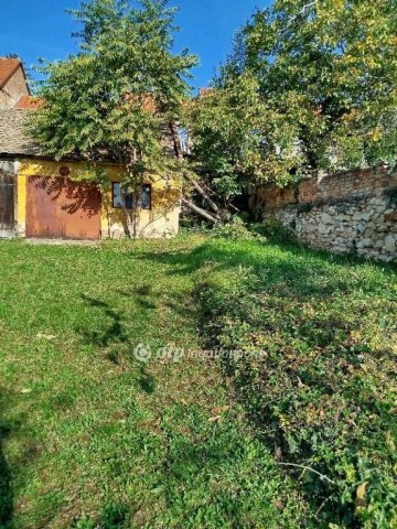 Eladó családi ház, Pécsett 27.9 M Ft, 2+1 szobás