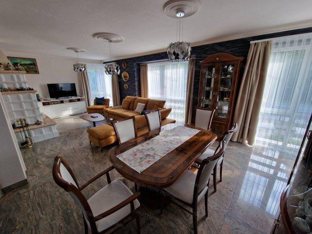 Kiadó családi ház, albérlet, Tatán 600 E Ft / hó, 6 szobás