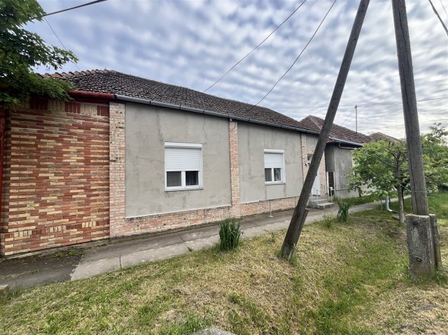Eladó ikerház, Sarkadkeresztúron 9.99 M Ft, 2 szobás