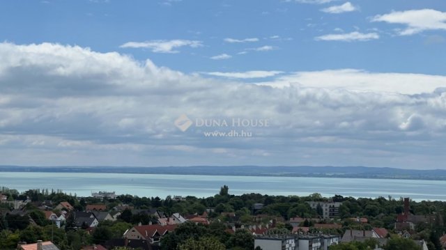 Eladó családi ház, Balatonfüreden 259 M Ft, 6 szobás
