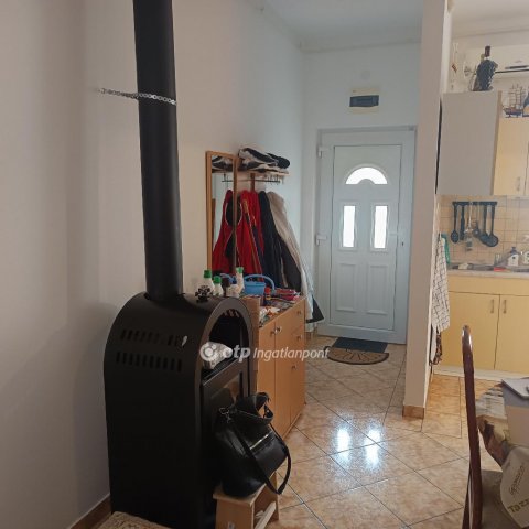 Eladó téglalakás, Vecsésen 75 M Ft, 3+1 szobás