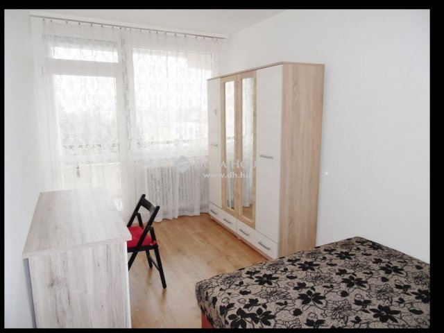 Kiadó panellakás, albérlet, Debrecenben 190 E Ft / hó, 3 szobás