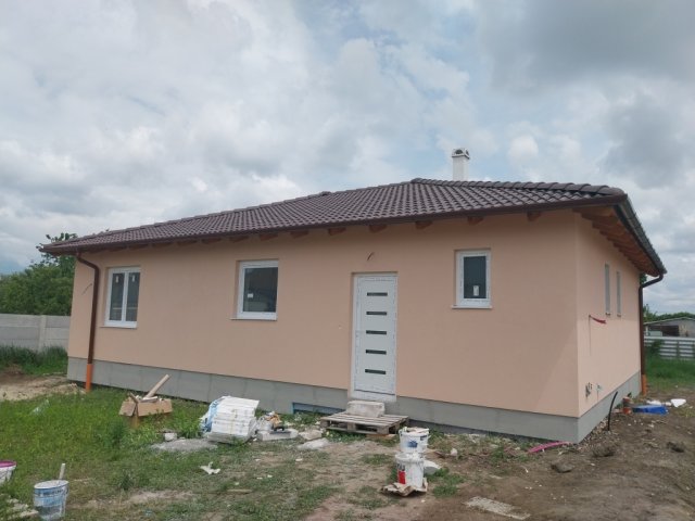 Eladó családi ház, Székesfehérvárott 77.5 M Ft, 4 szobás