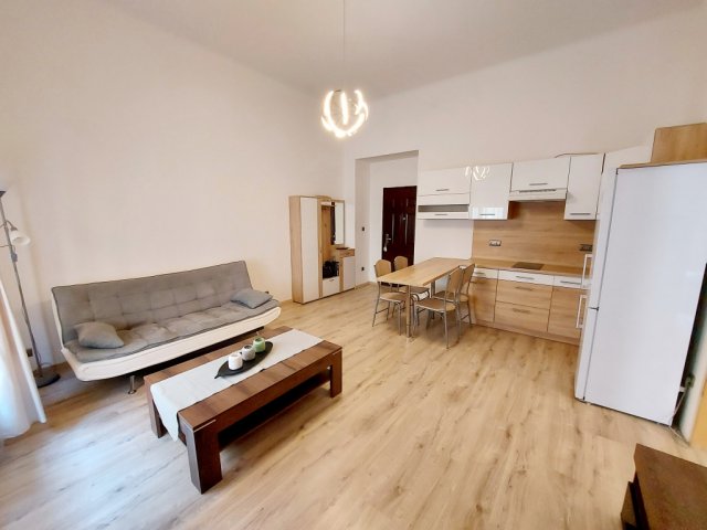 Kiadó téglalakás, albérlet, Budapesten, V. kerületben, 2 szobás