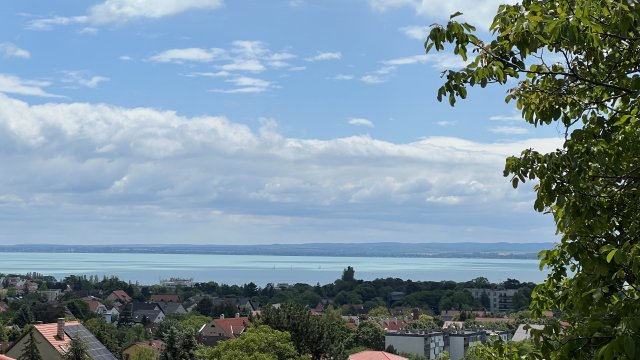 Eladó családi ház, Balatonfüreden 259 M Ft, 6 szobás