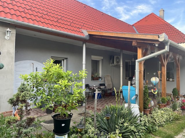 Eladó családi ház, Egerágon 60.9 M Ft, 4 szobás