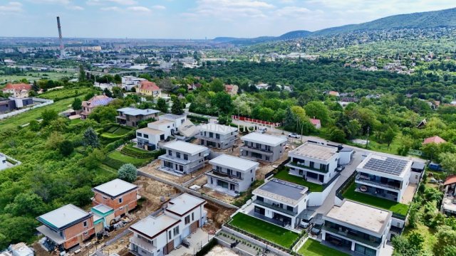 Eladó családi ház, Budapesten, III. kerületben 349.9 M Ft