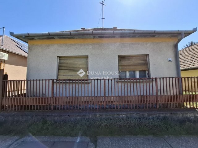 Eladó családi ház, Kerepesen 48 M Ft, 2 szobás