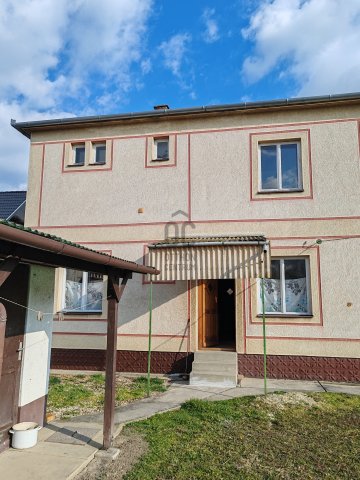 Eladó családi ház, Tiszaföldváron 24 M Ft, 3 szobás