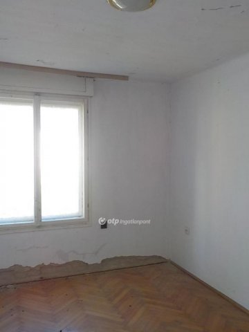 Eladó családi ház, Kadarkúton 21.5 M Ft, 4+2 szobás