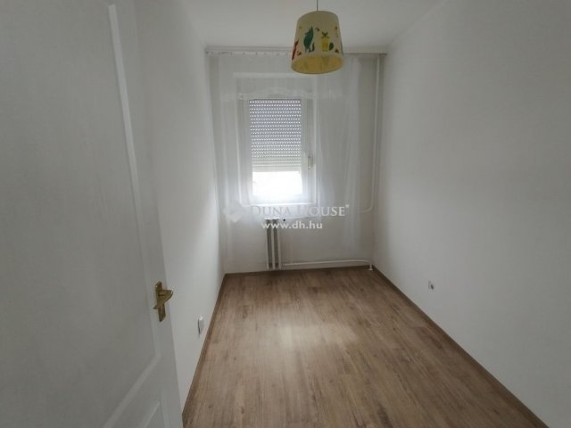 Eladó panellakás, Budapesten, XV. kerületben 65 M Ft, 3 szobás