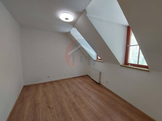 Kiadó téglalakás, albérlet, Sopronban 225 E Ft / hó, 3 szobás
