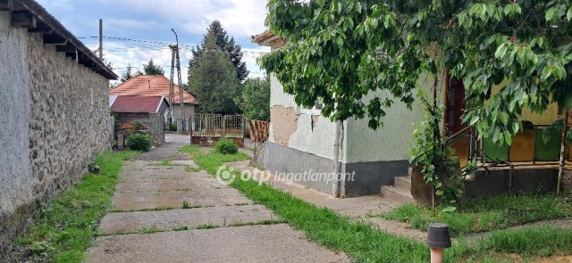 Eladó családi ház, Szurdokpüspökin 30 M Ft, 3 szobás