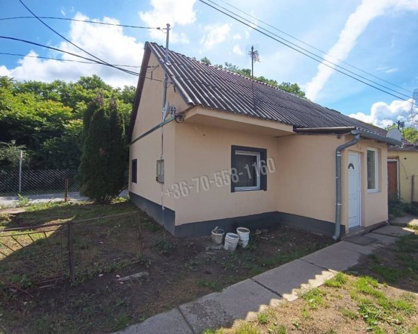 Eladó téglalakás, Vácon 27.9 M Ft, 1+1 szobás
