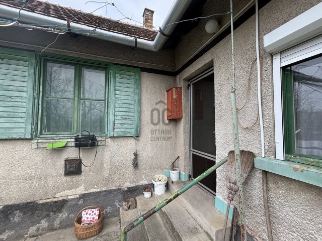 Eladó családi ház, Várpalotán 32 M Ft, 3 szobás