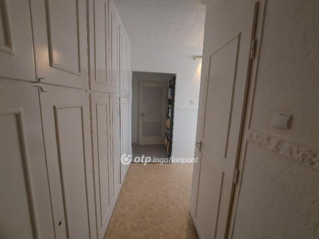 Eladó panellakás, Nagykőrösön 26.2 M Ft, 2+1 szobás