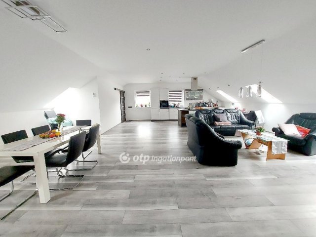 Eladó családi ház, Miskolcon 350 M Ft, 10 szobás