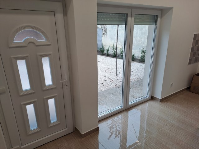 Eladó téglalakás, Cegléden 48 M Ft, 4+2 szobás