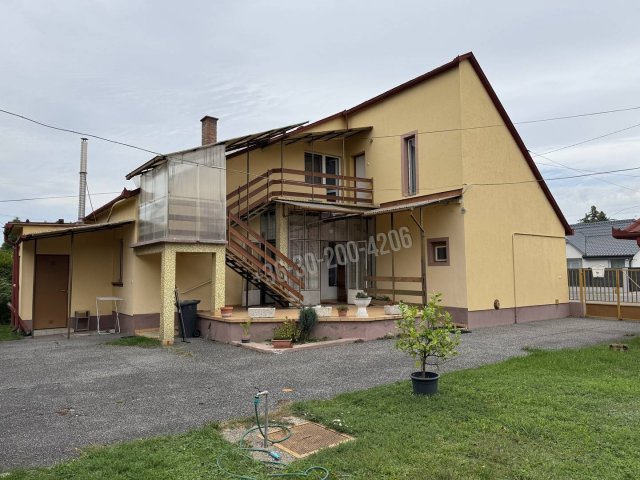 Eladó családi ház, Mosonmagyaróváron 116 M Ft, 6+1 szobás